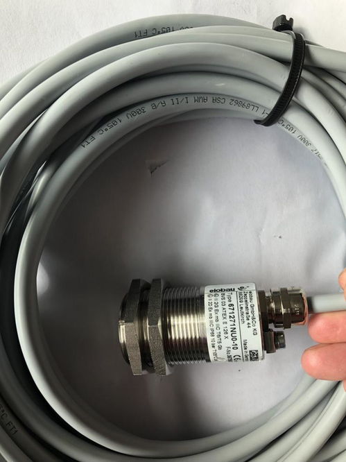 深度解析德国elobau角度传感器424d11359b 技术特性、应用领域与行业价值